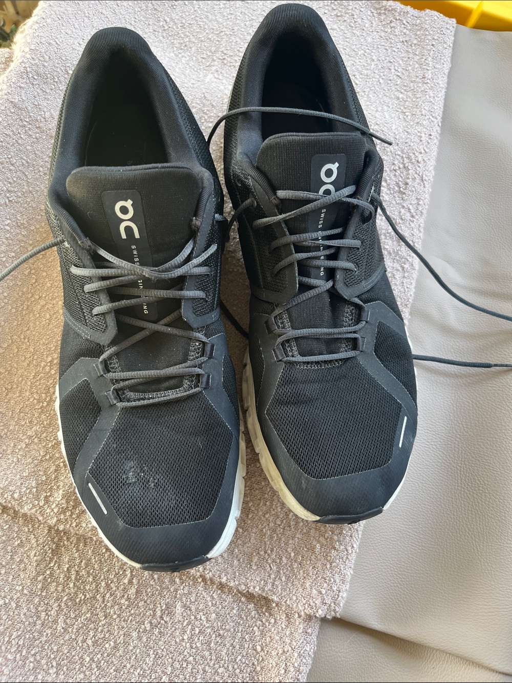 On Running Men’s Black Athletic Lace-Up Running Shoes